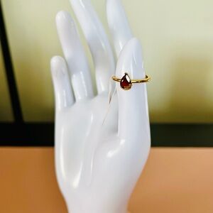 Natural Elegant Red Gatnet Teardrop Ring